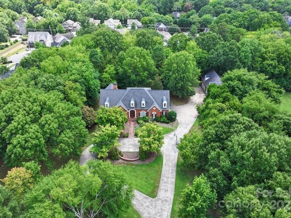 7000 Old Providence Road, Charlotte, NC 28226