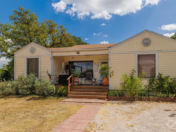 1406 W Commerce Street, Eastland, TX 76448