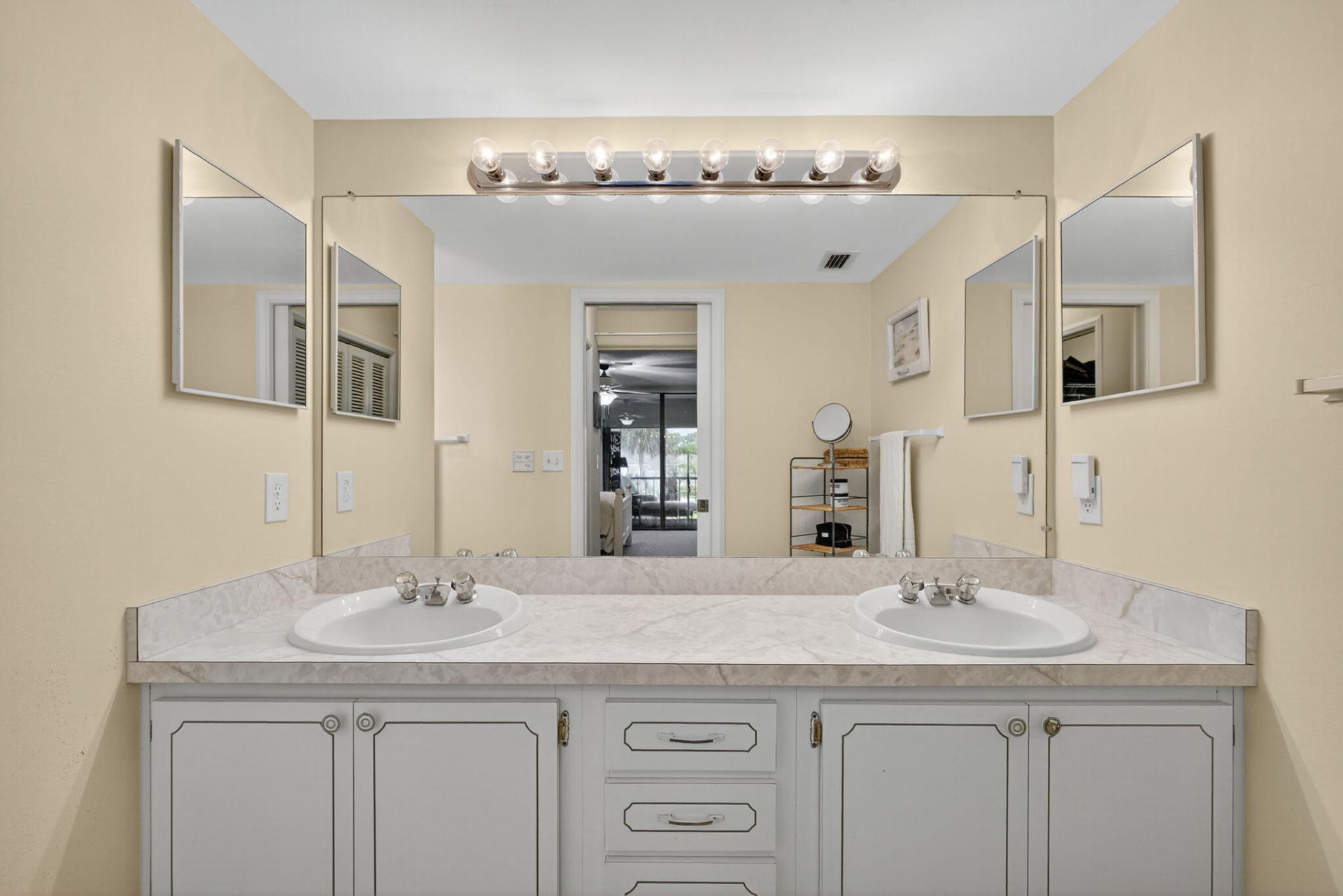 20 SE Turtle Creek Drive, Unit F, Tequesta, FL 33469 Photo