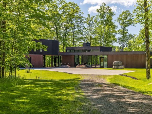 29396 Cherokee Rd, Bovey, MN 55709