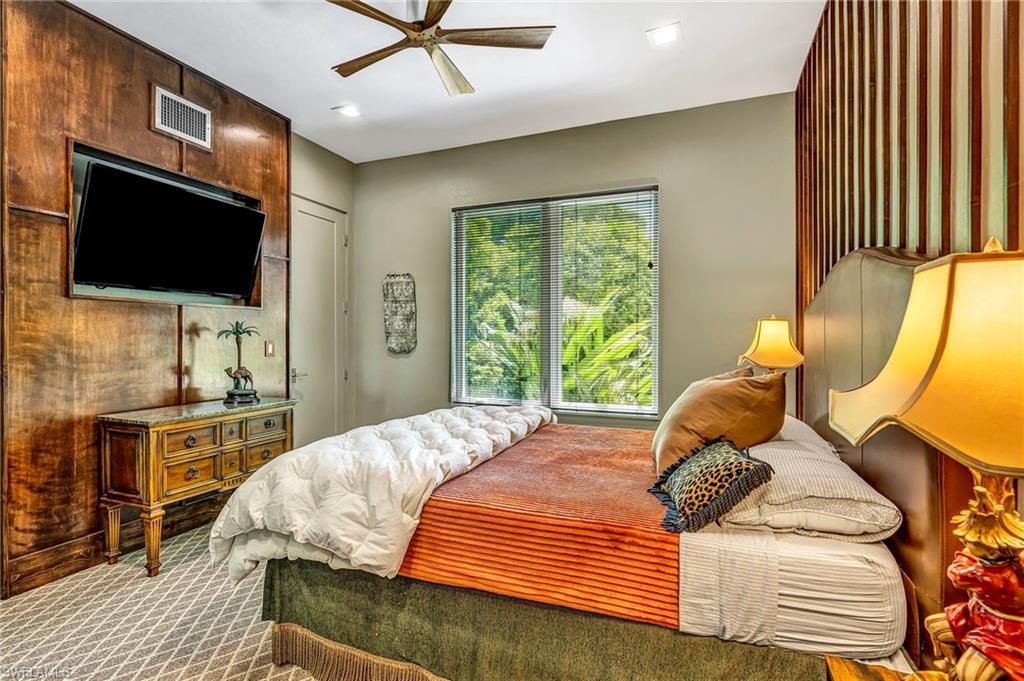 6908 Lone Oak Blvd, Naples, FL 34109 Photo