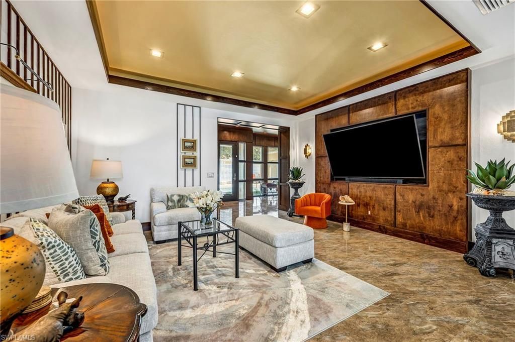 6908 Lone Oak Blvd, Naples, FL 34109 Photo