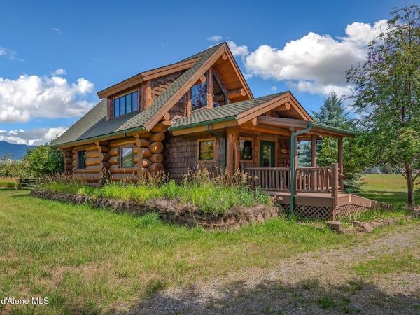 158 W Mountainview Rd, Moyie Springs, ID 83845