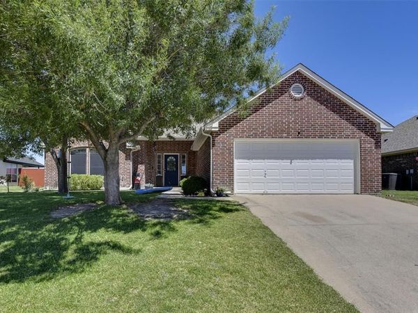 119 Chambers Creek Circle, Maypearl, TX 76064