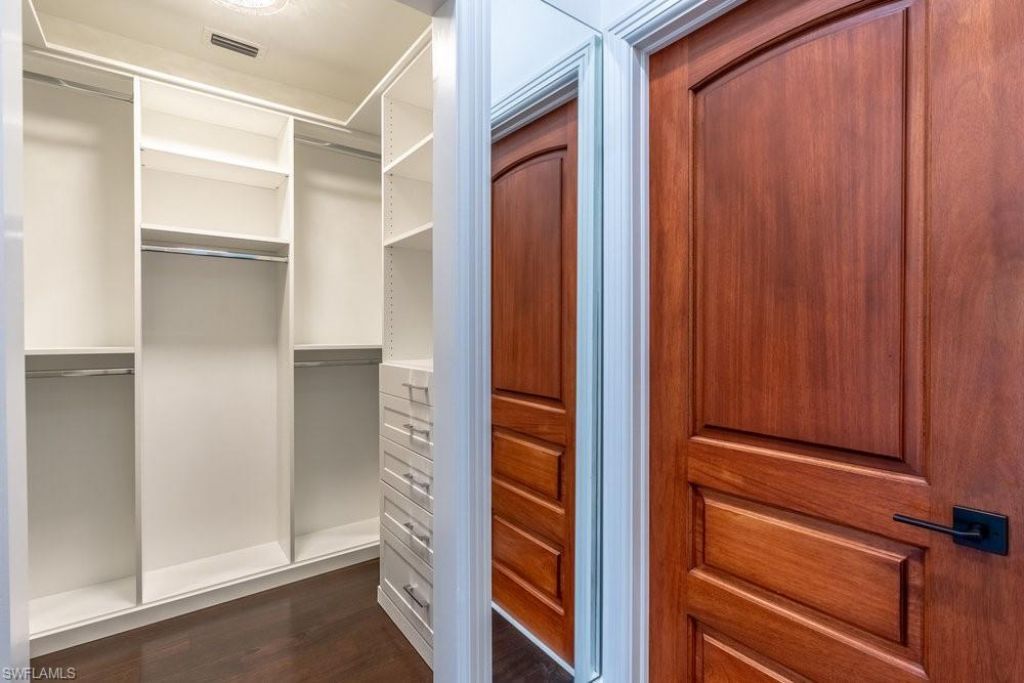 1160 8th St S, Naples, FL 34102 Photo