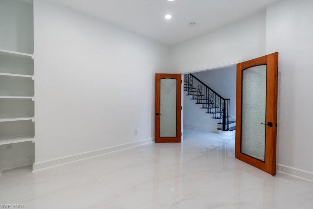 1160 8th St S, Naples, FL 34102 Photo