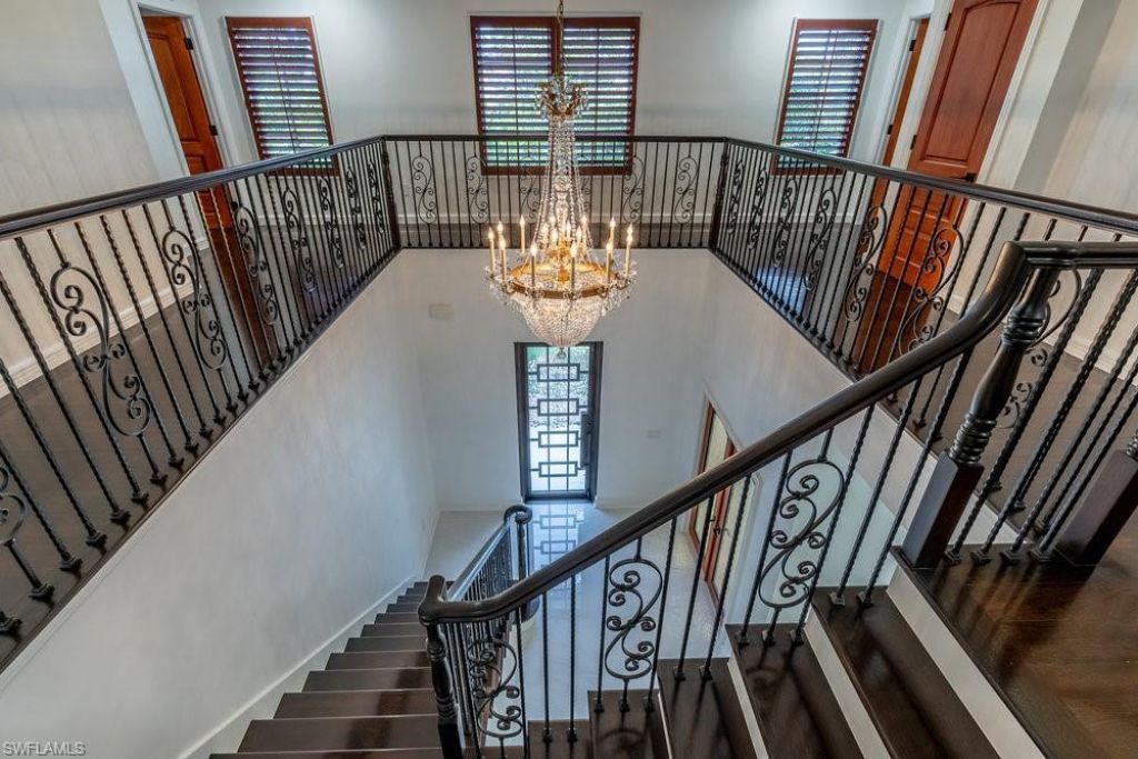 1160 8th St S, Naples, FL 34102 Photo