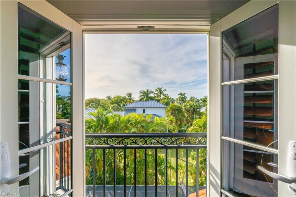 1160 8th St S, Naples, FL 34102 Photo