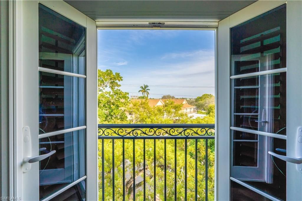 1160 8th St S, Naples, FL 34102 Photo