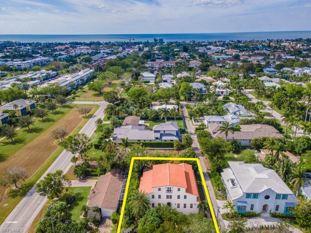 1160 8th St S, Naples, FL 34102 Photo