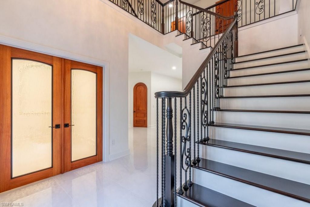 1160 8th St S, Naples, FL 34102 Photo