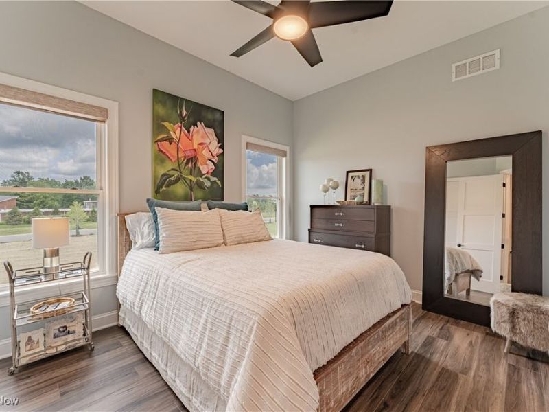 6477 N Cobblestone Road, Cleveland, OH 44143 Photo 16