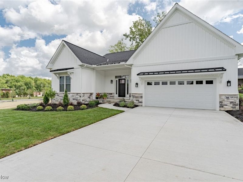 6477 N Cobblestone Road, Cleveland, OH 44143 Photo 2