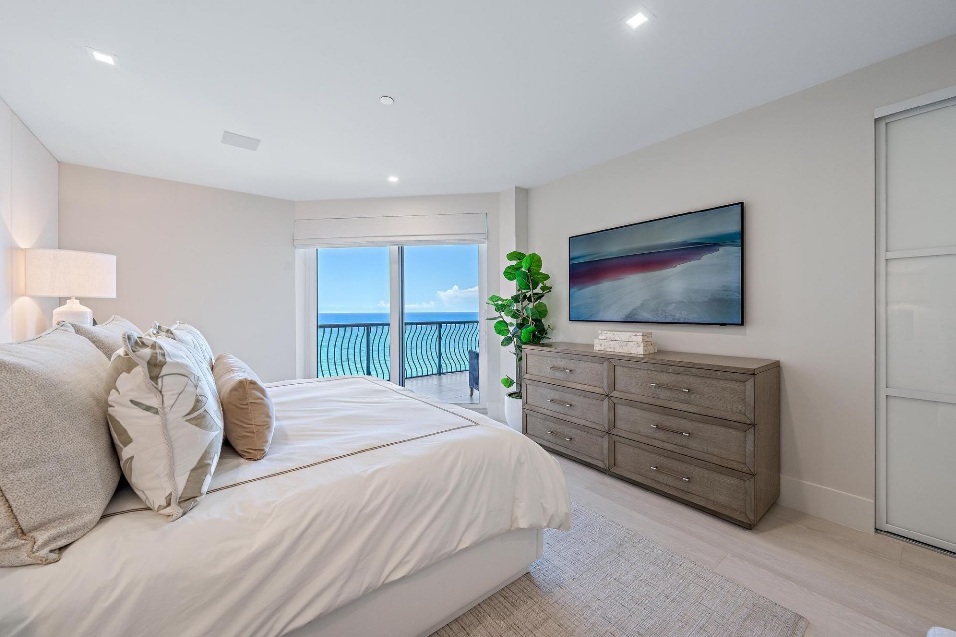 5150 N Ocean Drive, Unit 1903, Singer Island, FL 33404 Photo