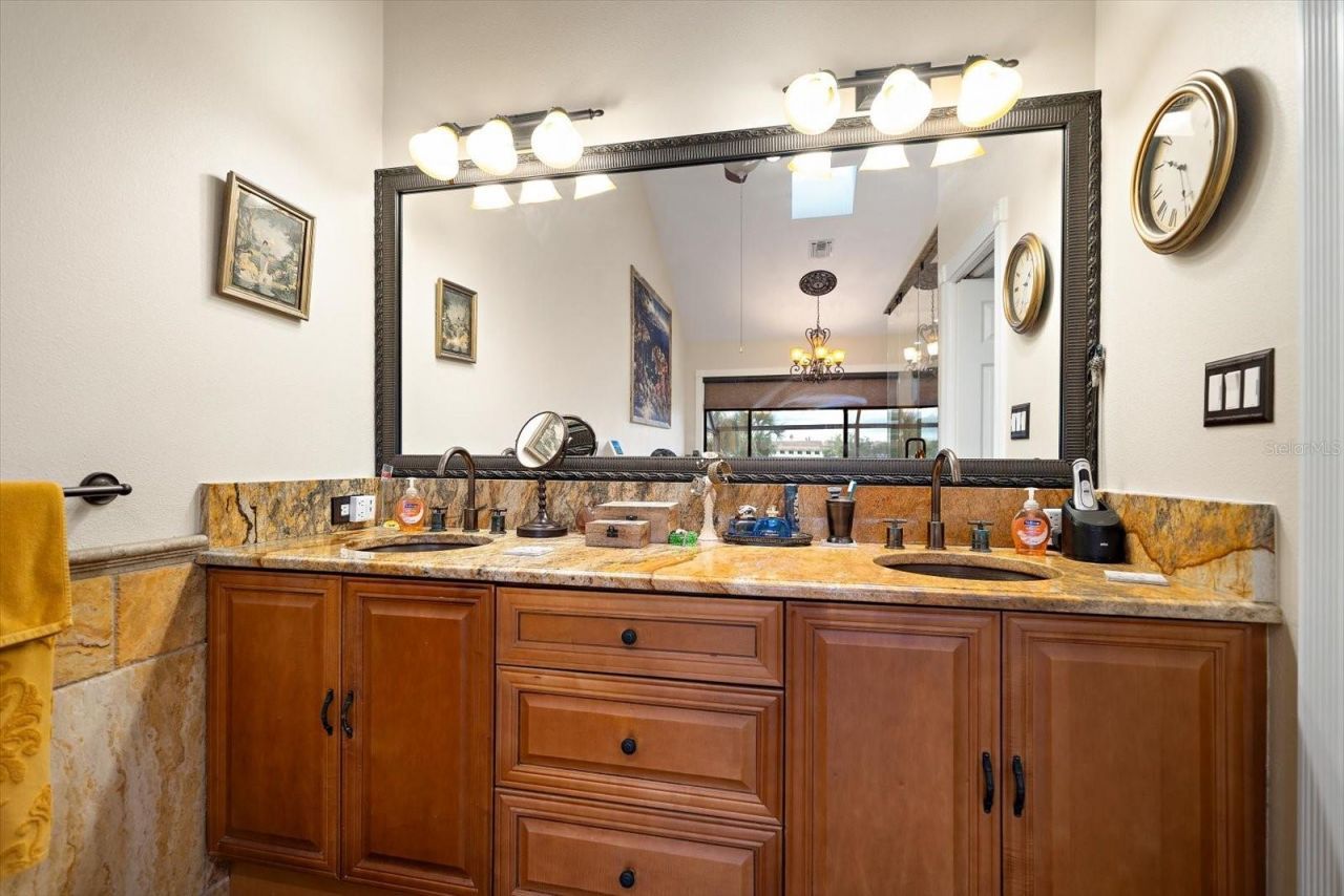 19941 Gulf Boulevard, Unit 105, Indian Shores, FL 33785 Photo