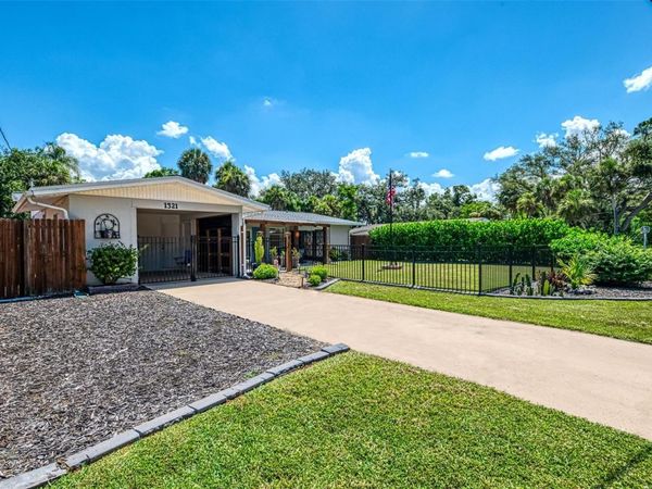 1321 GROVELAND AVENUE, VENICE, FL 34285