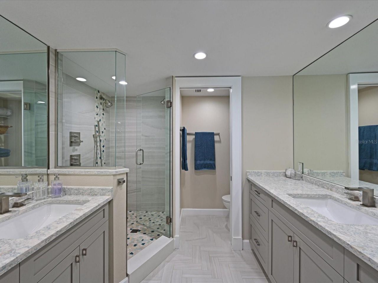 1102 Benjamin Franklin Drive, Unit 310, Sarasota, FL 34236 Photo