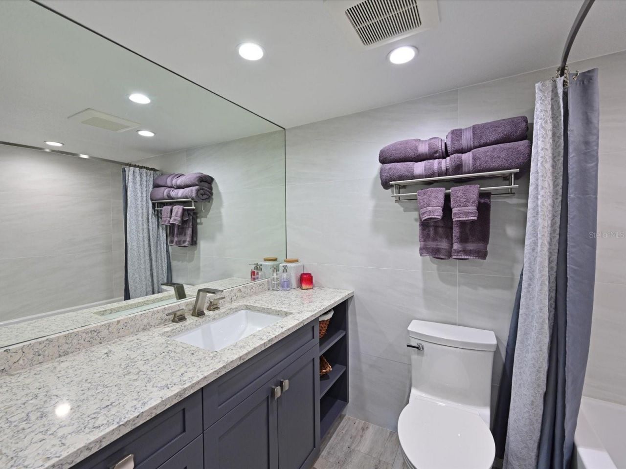 1102 Benjamin Franklin Drive, Unit 310, Sarasota, FL 34236 Photo