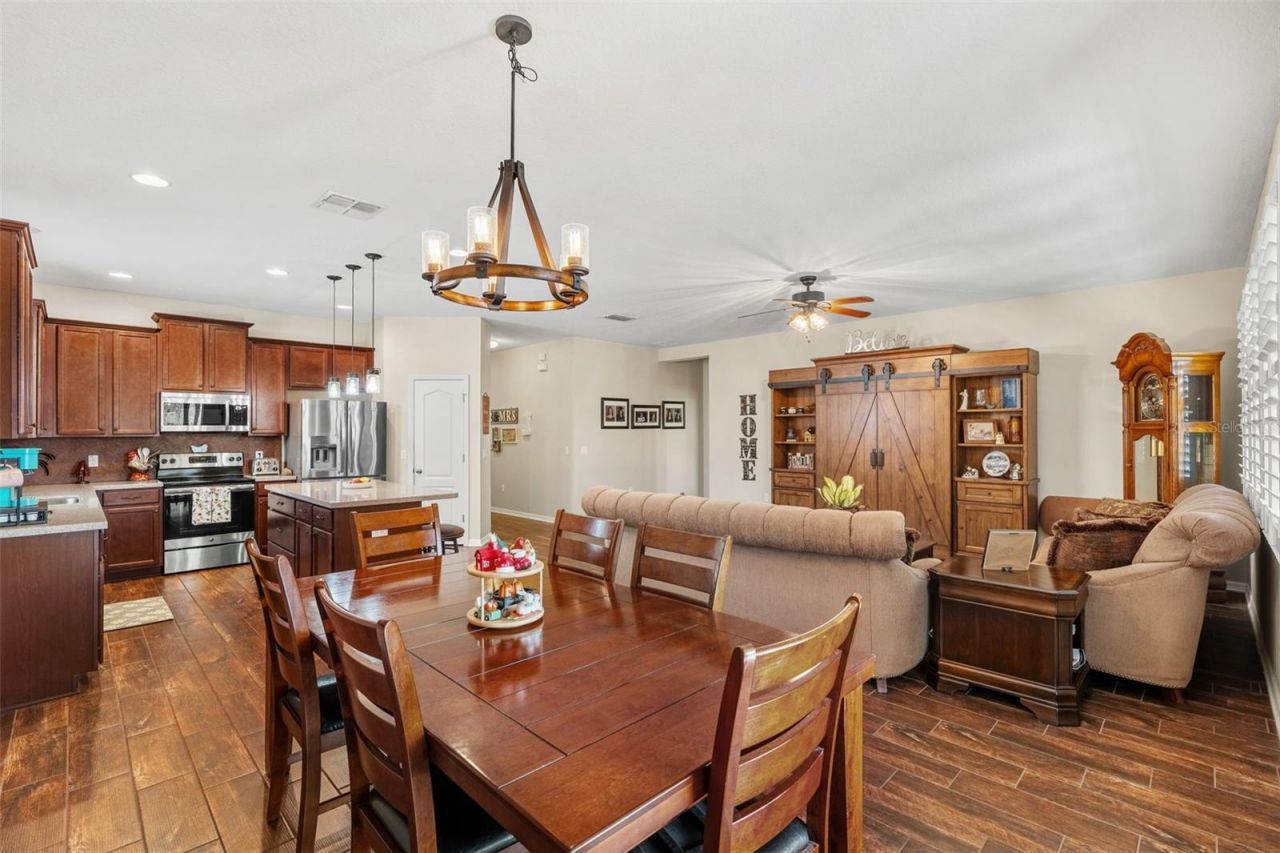 2617 Limerick Circle, Grand Island, FL 32735 Photo