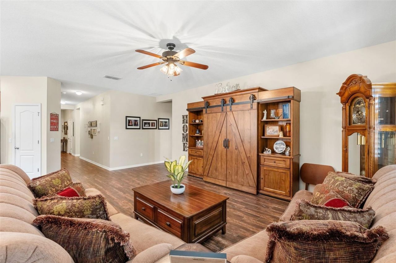 2617 Limerick Circle, Grand Island, FL 32735 Photo