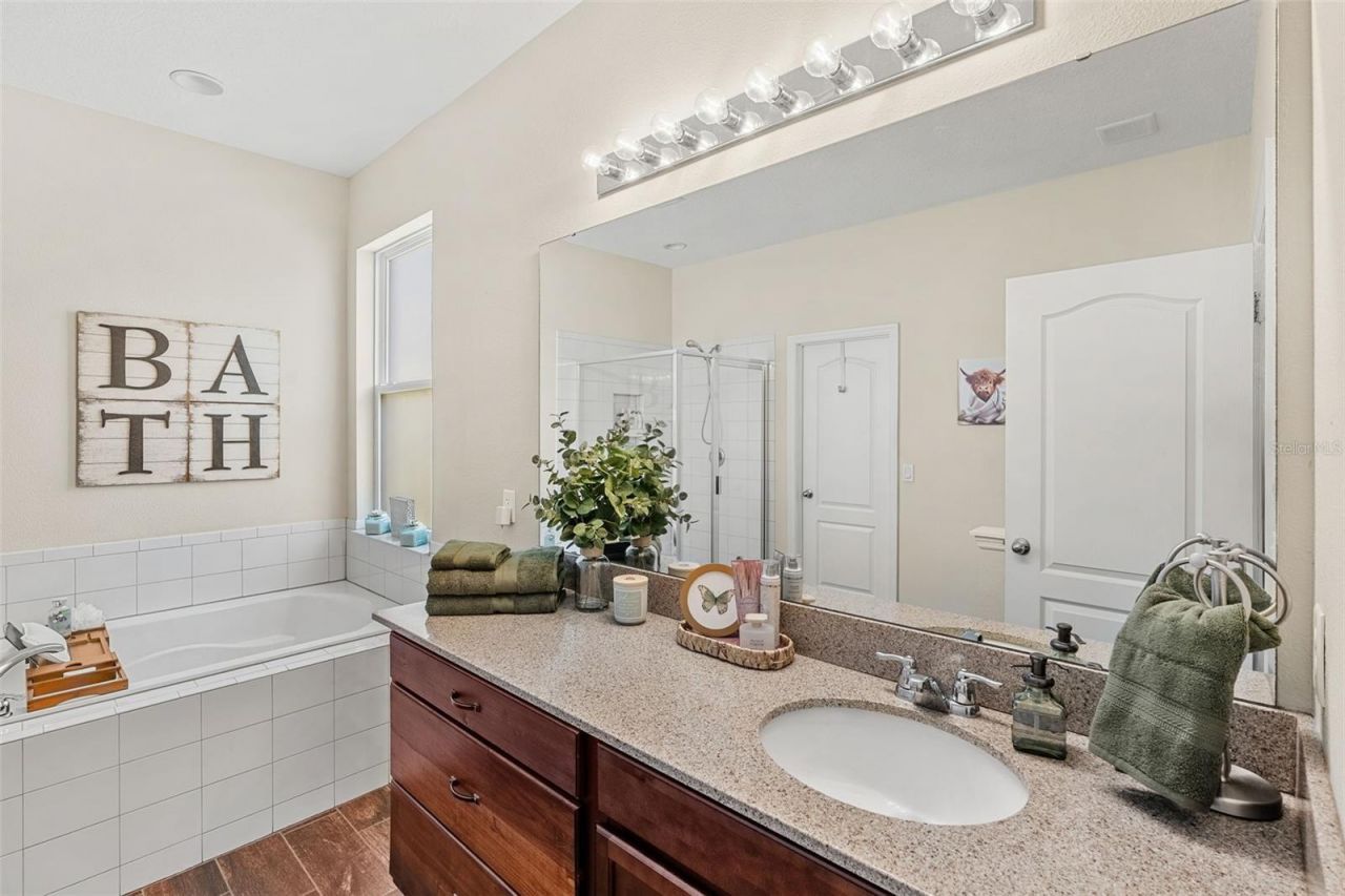 2617 Limerick Circle, Grand Island, FL 32735 Photo