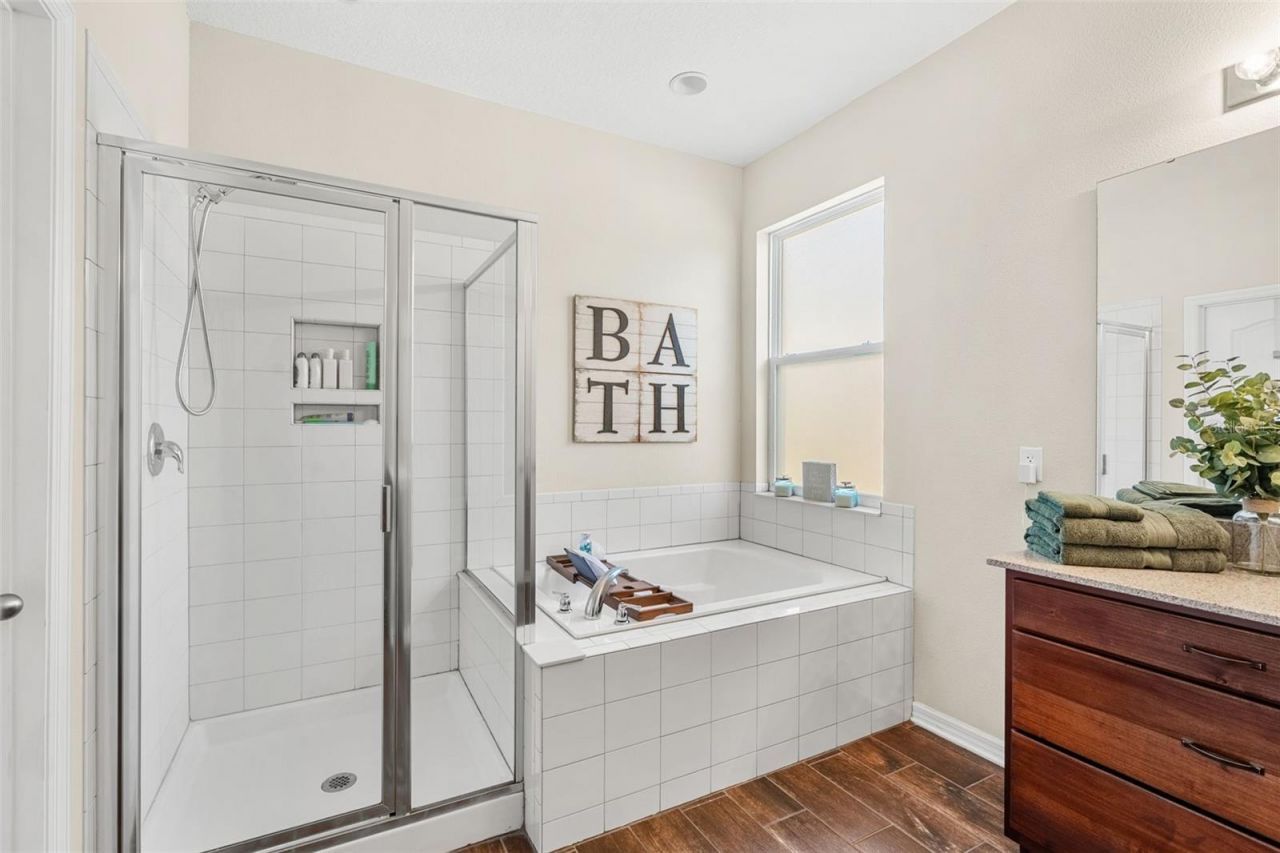 2617 Limerick Circle, Grand Island, FL 32735 Photo