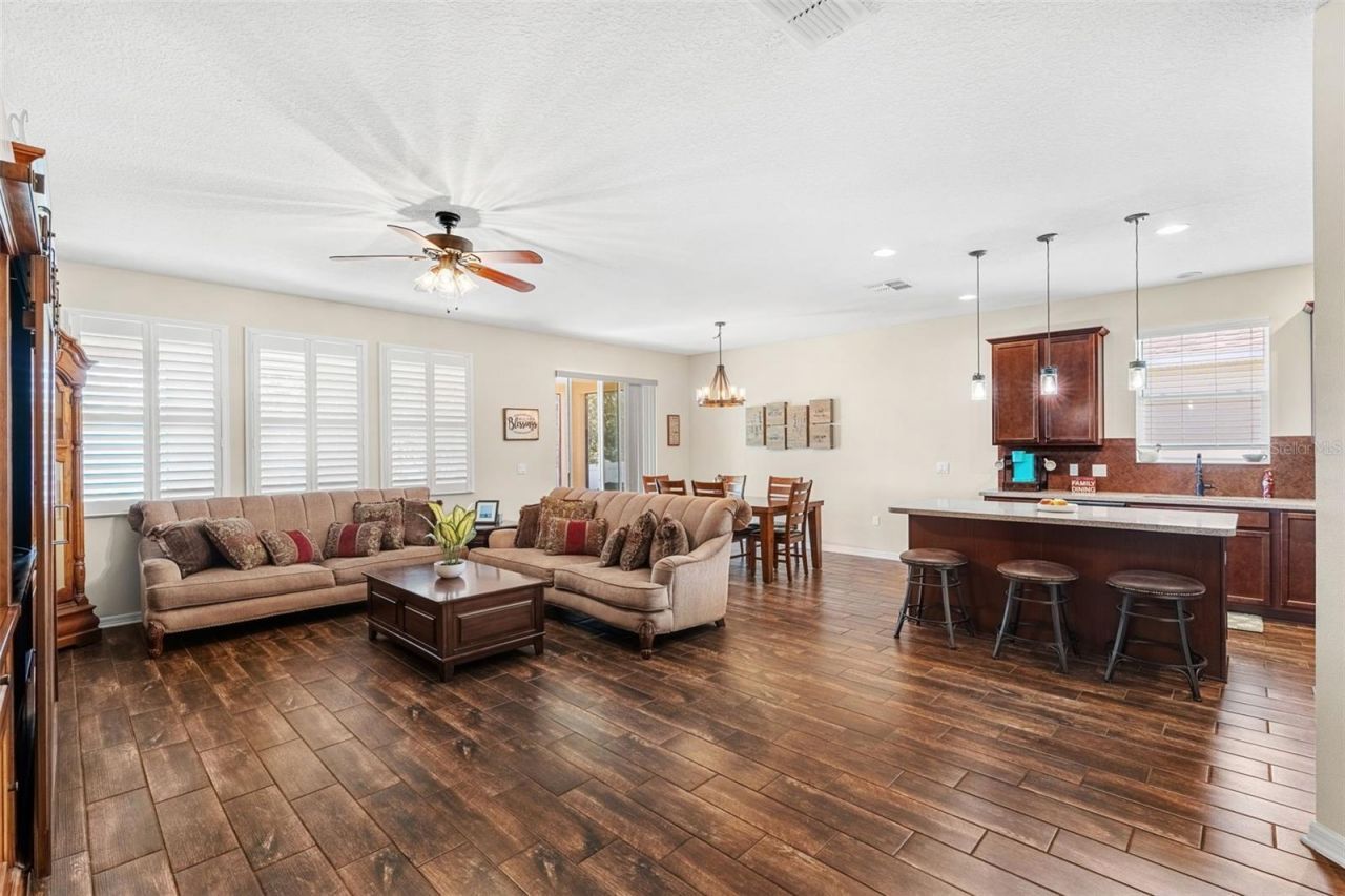 2617 Limerick Circle, Grand Island, FL 32735 Photo
