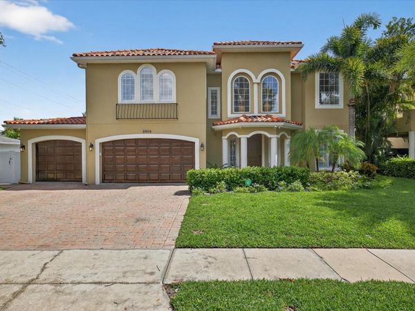 3904 W SANTIAGO STREET, TAMPA, FL 33629