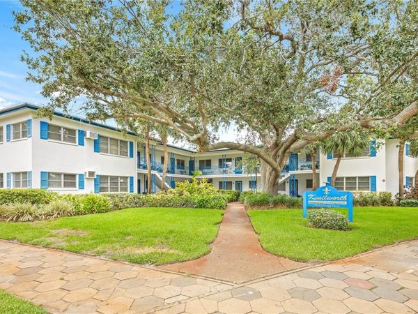 800 BEACH DRIVE NE, ST PETERSBURG, FL 33701