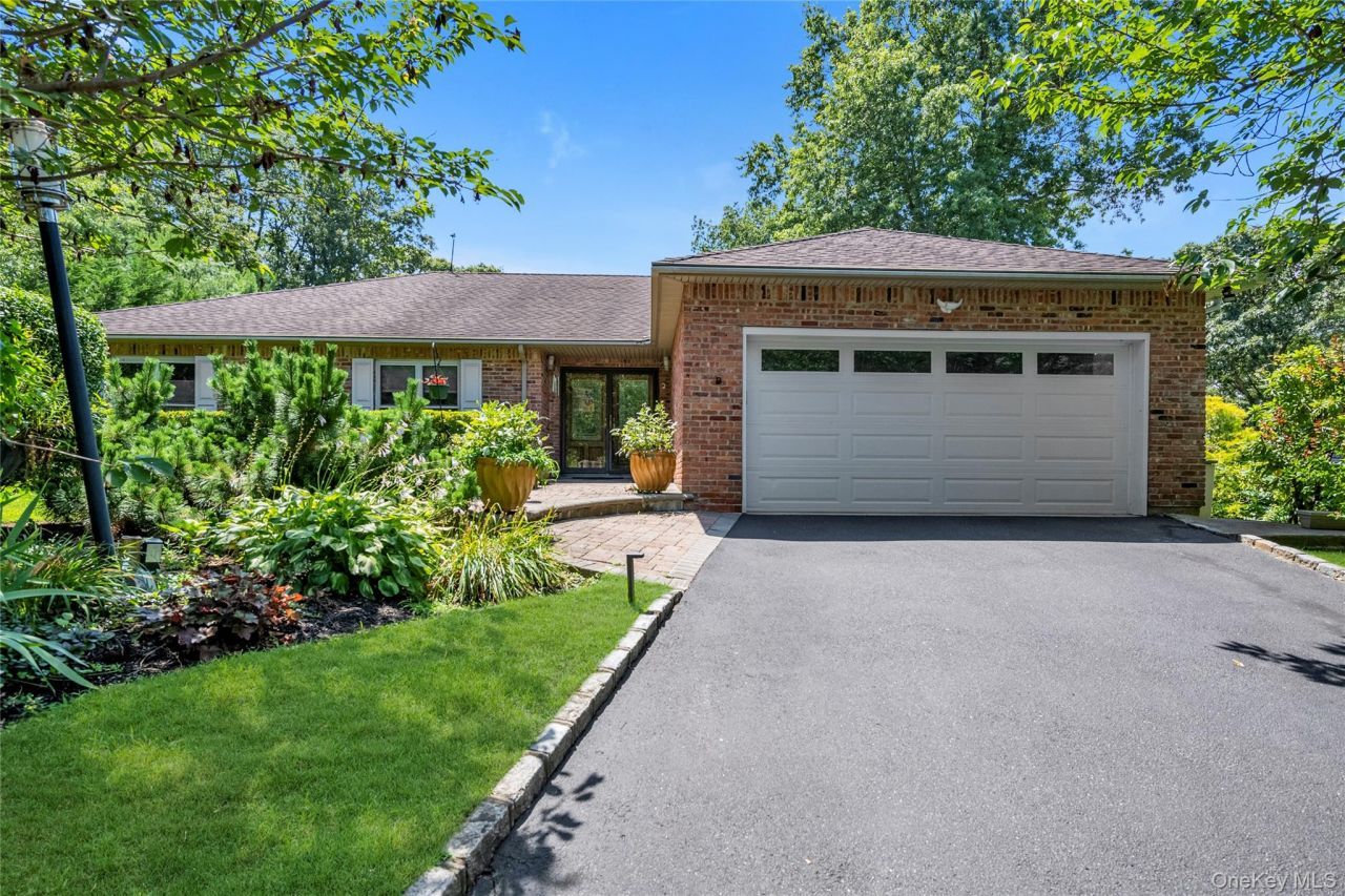 17 Melody, Bayville, NY 11709 Main Photo