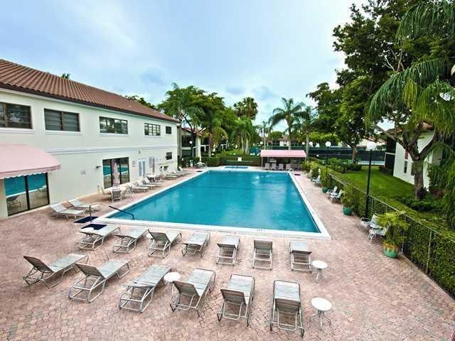 10915 Palm Lake Avenue, Unit 102, Boynton Beach, FL 33437 Photo