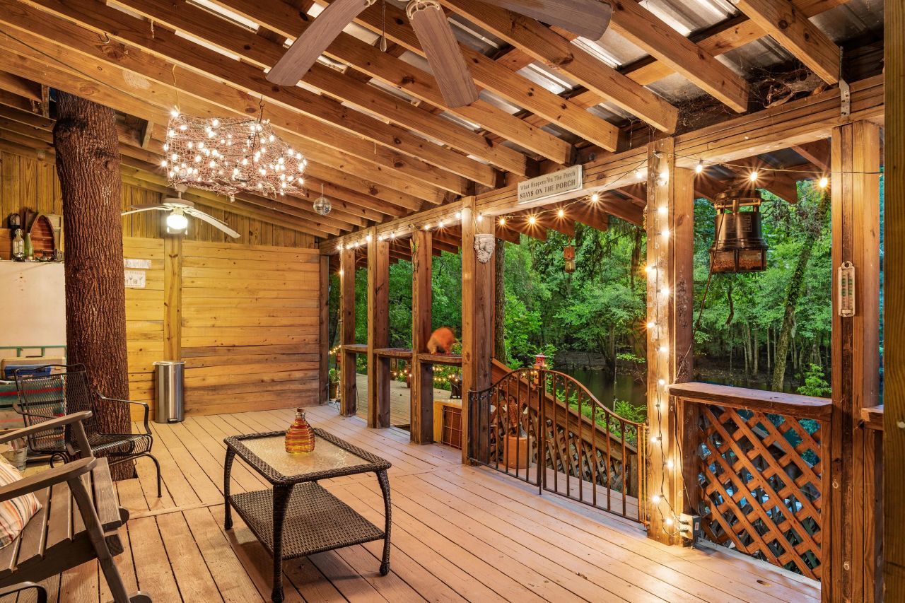 1373 Bridge Street Photo 11