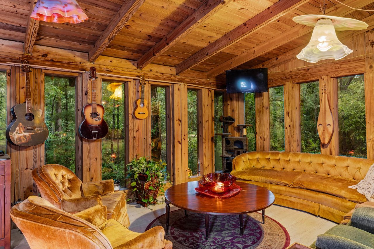 1373 Bridge Street Photo 20