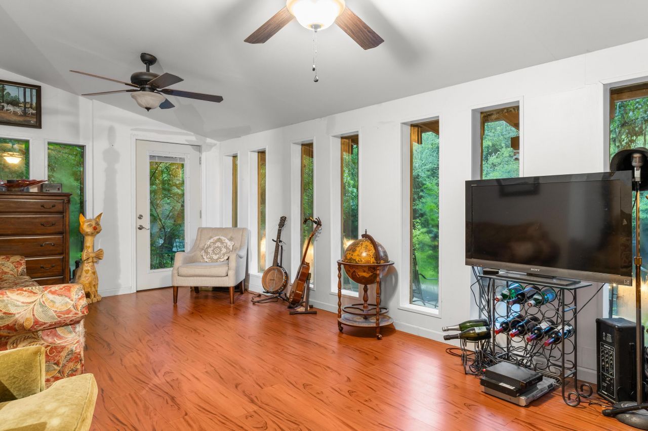 1373 Bridge Street Photo 25