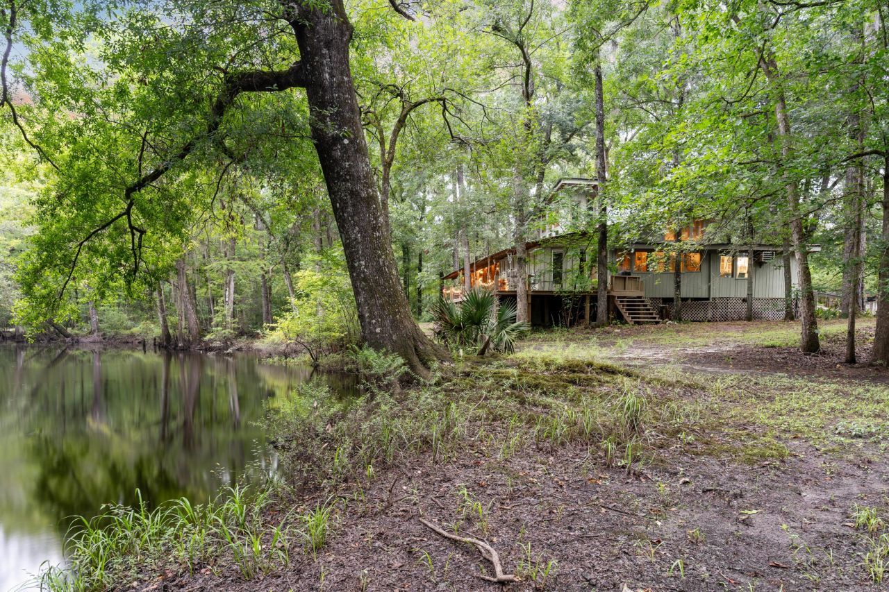 1373 Bridge Street Photo 36