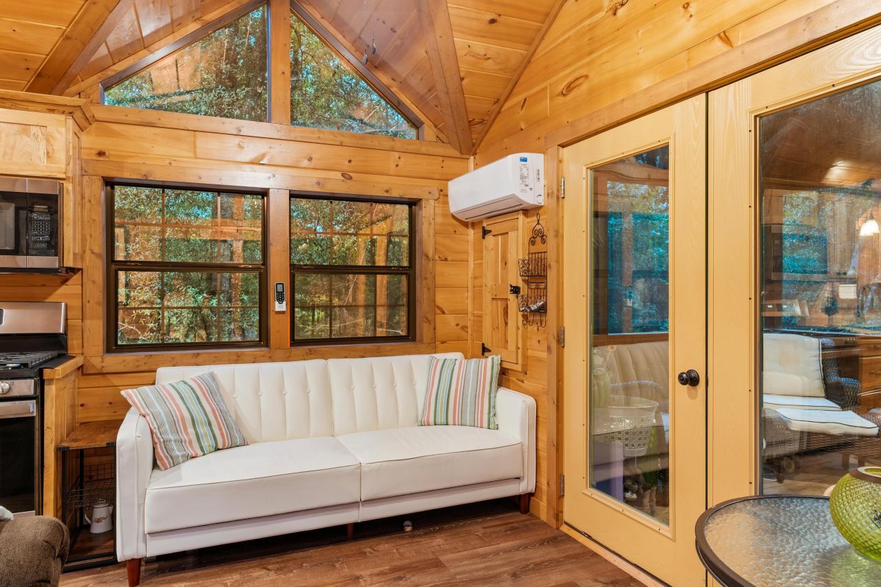 1373 Bridge Street Photo 41