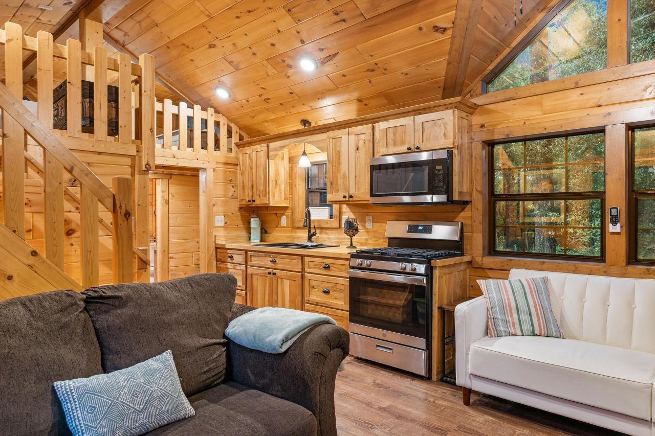 1373 Bridge Street Photo 42