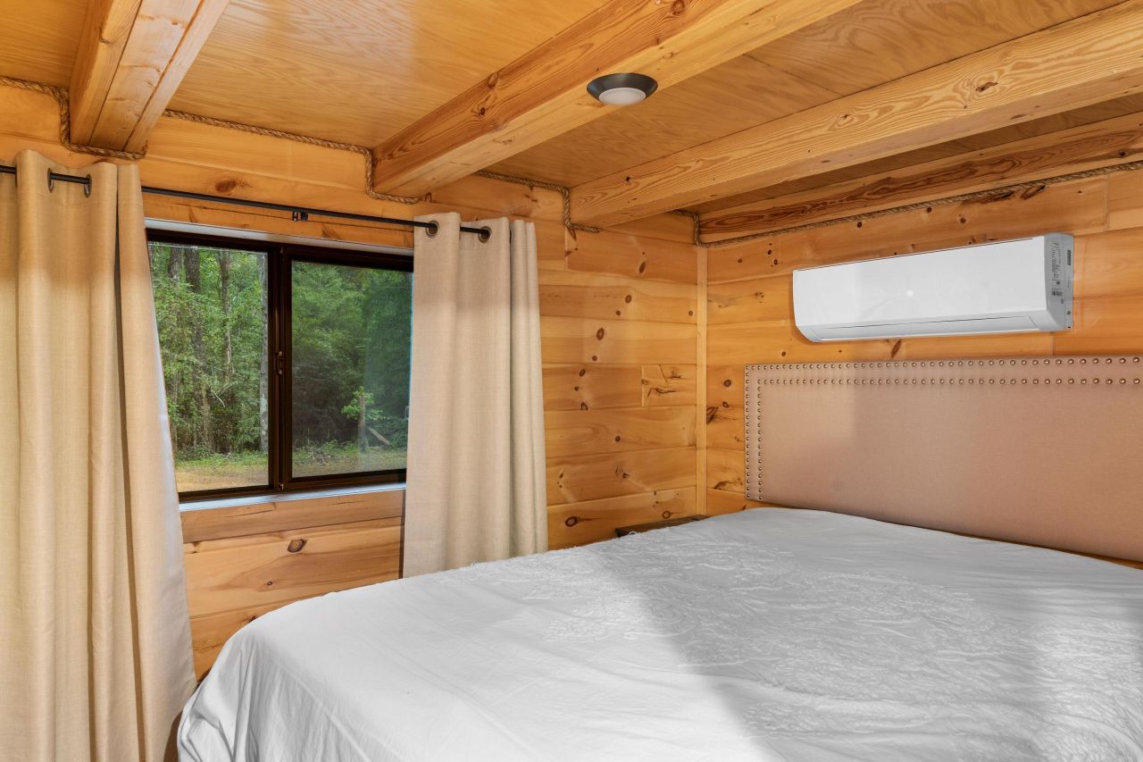 1373 Bridge Street Photo 46