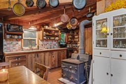 1373 Bridge Street photo 4