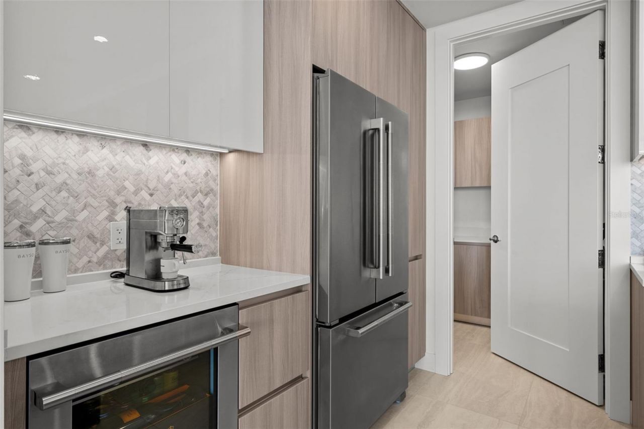 301 Quay Commons, Unit 1703, Sarasota, FL 34236 Photo