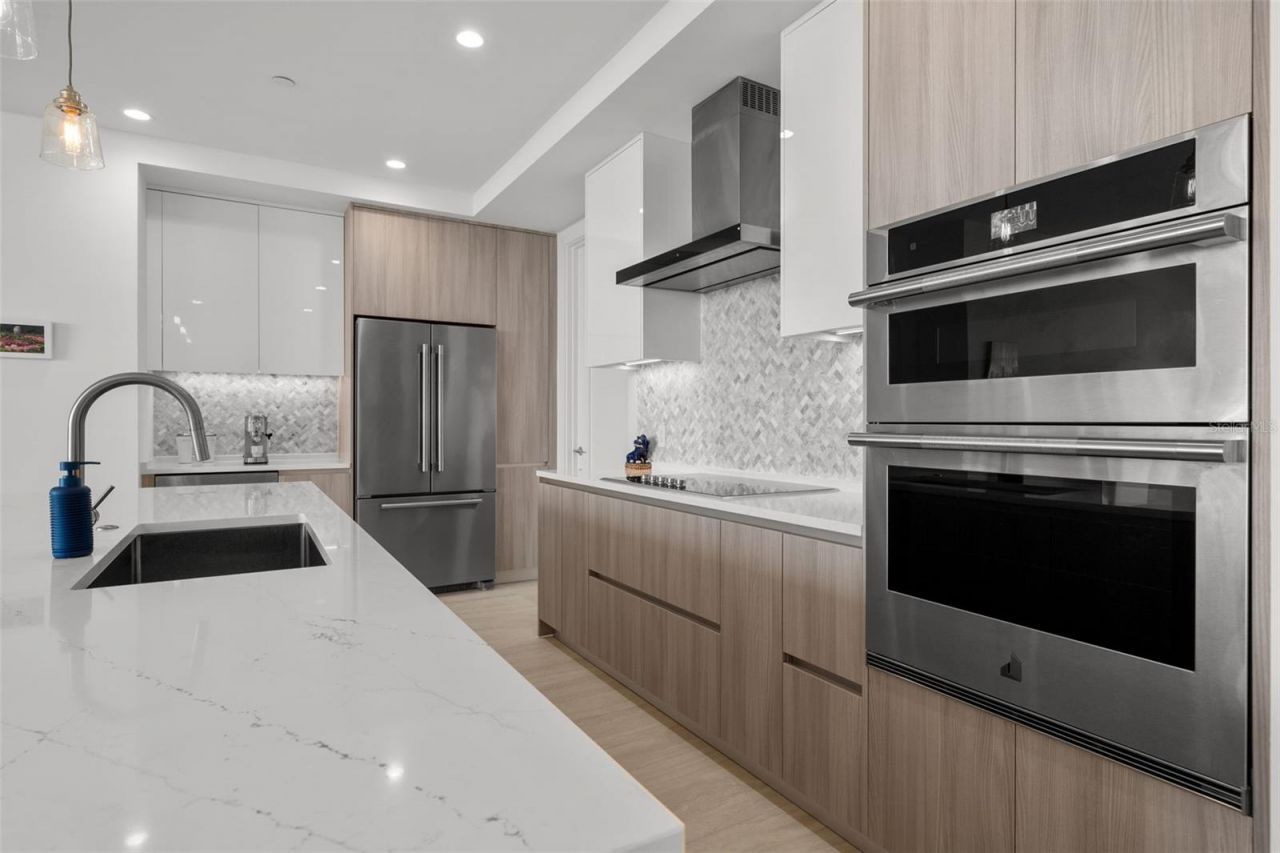 301 Quay Commons, Unit 1703, Sarasota, FL 34236 Photo