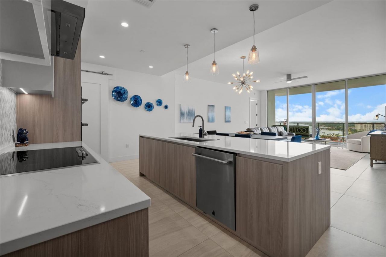301 Quay Commons, Unit 1703, Sarasota, FL 34236 Photo
