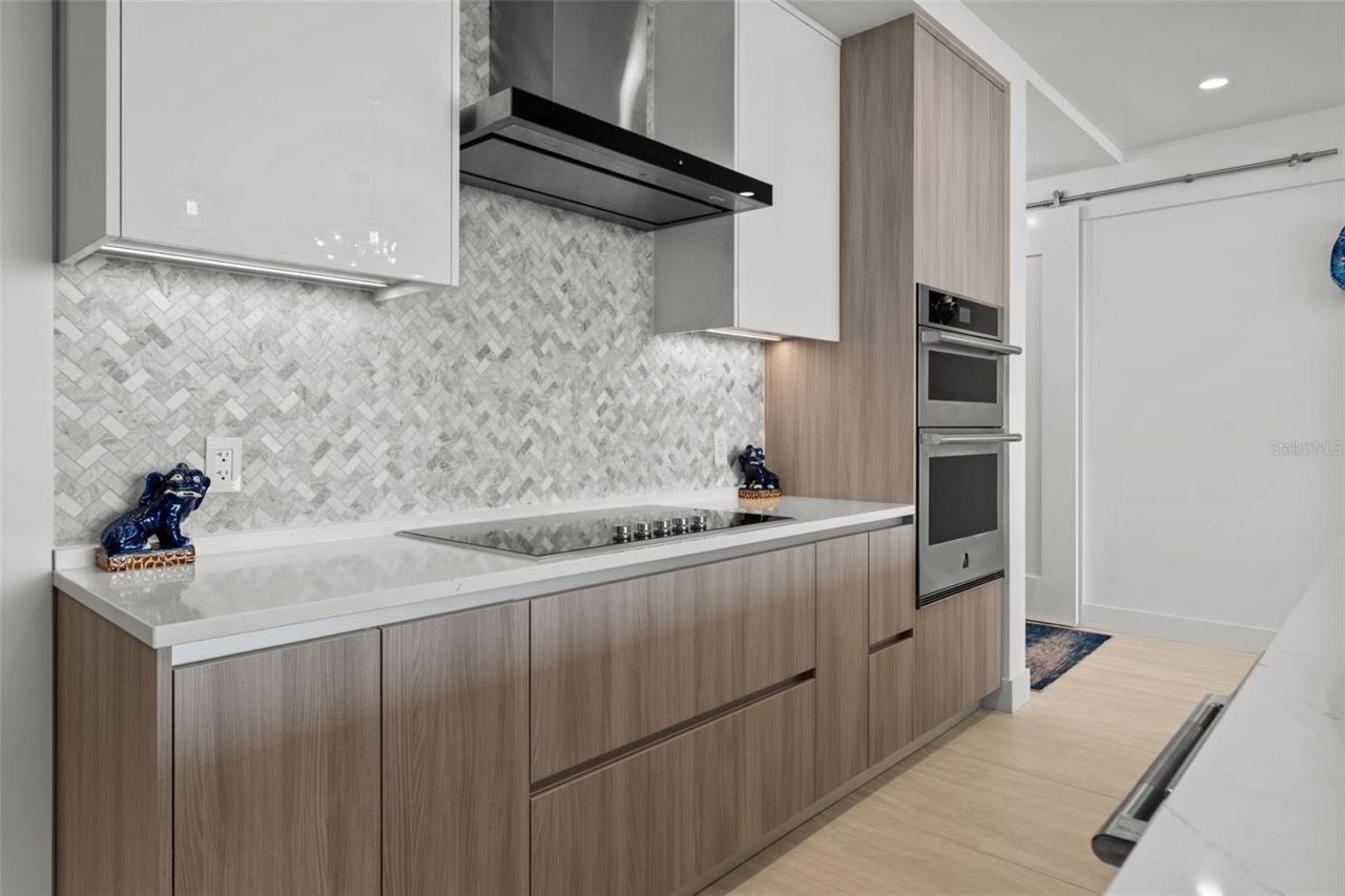 301 Quay Commons, Unit 1703, Sarasota, FL 34236 Photo