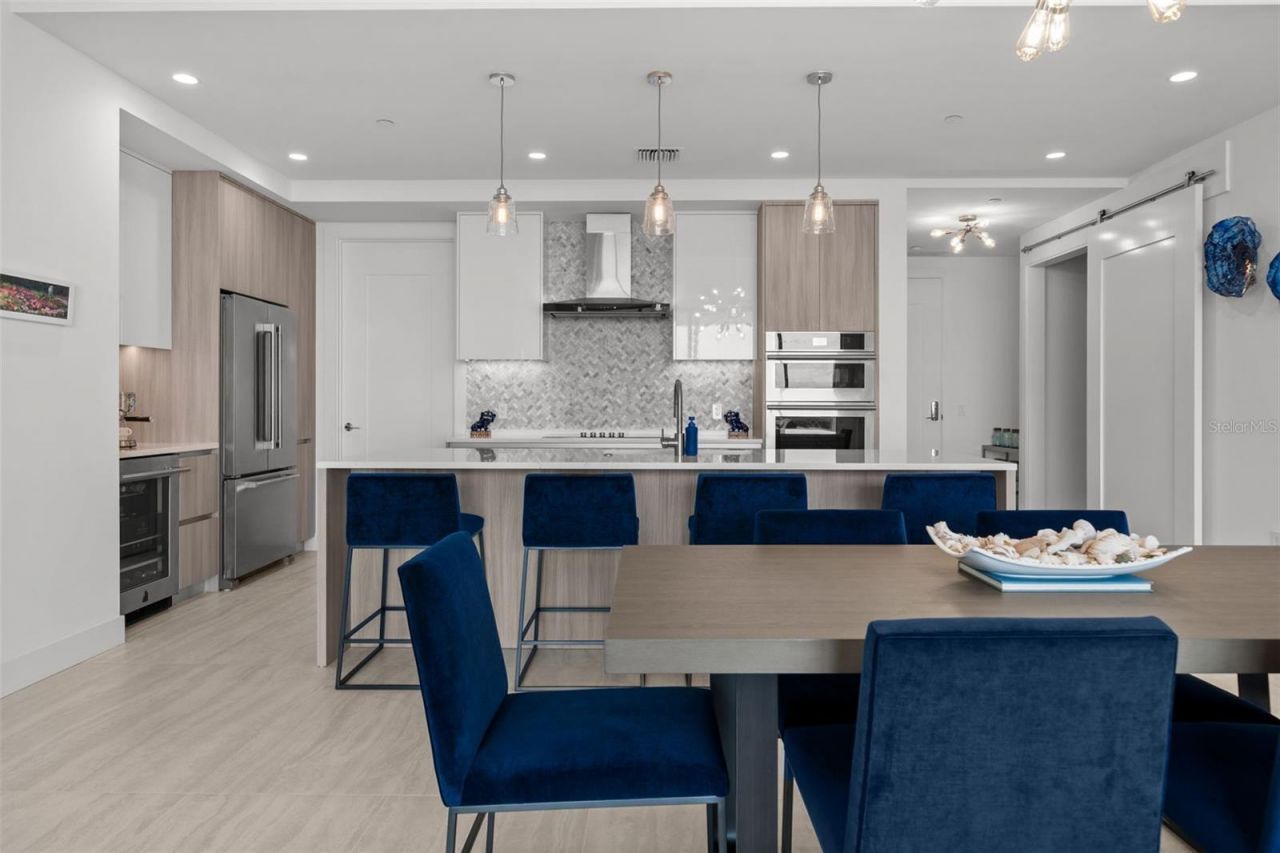 301 Quay Commons, Unit 1703, Sarasota, FL 34236 Photo