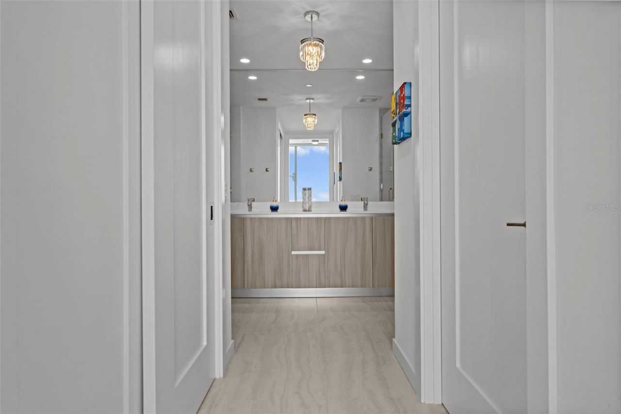 301 Quay Commons, Unit 1703, Sarasota, FL 34236 Photo