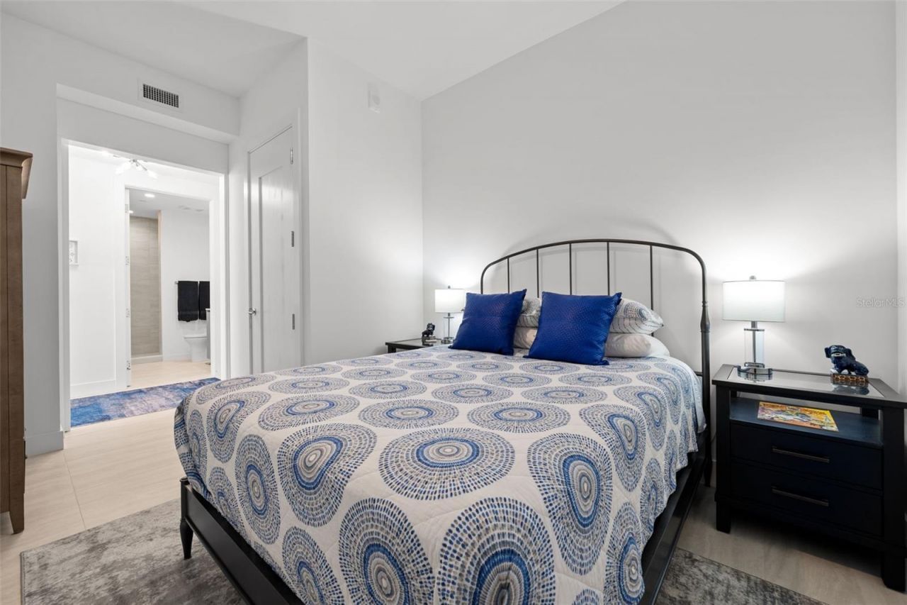 301 Quay Commons, Unit 1703, Sarasota, FL 34236 Photo