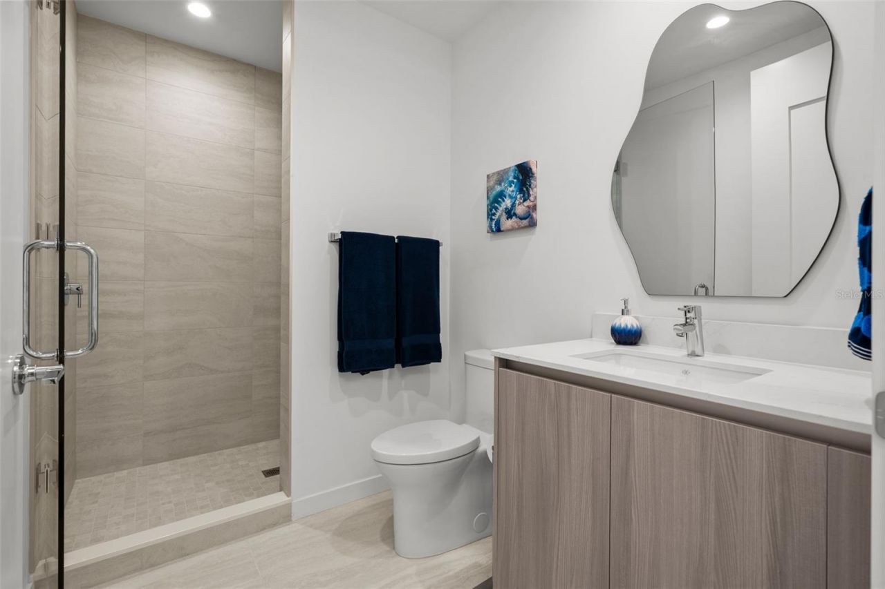 301 Quay Commons, Unit 1703, Sarasota, FL 34236 Photo