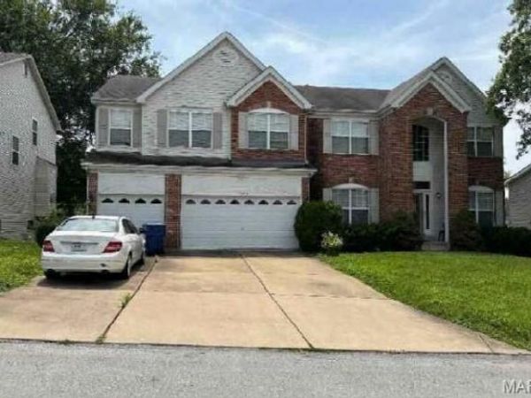 10340 Savannah Avenue, Frontenac, MO 63131