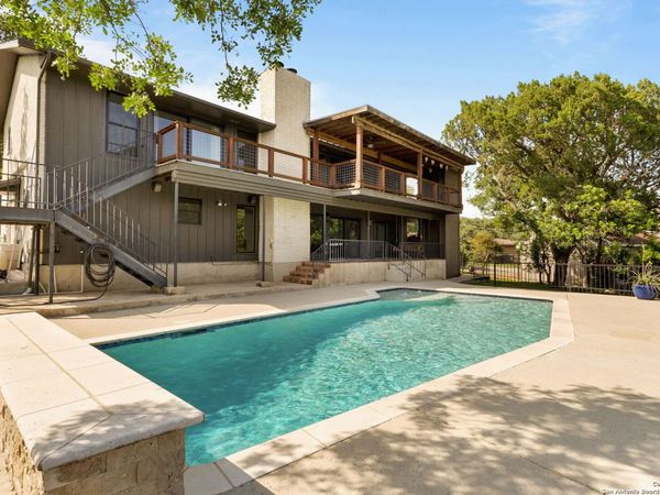 835 Fredericksburg, New Braunfels, TX 78130