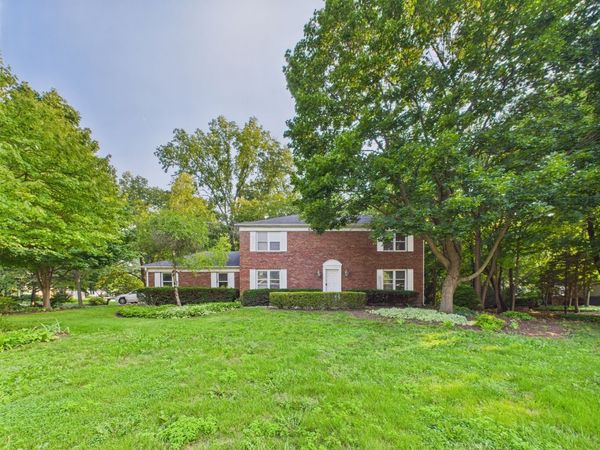 1136 Pine Court, Batavia, IL 60510